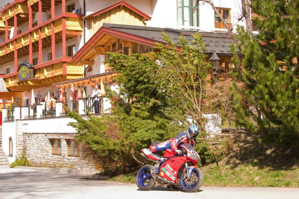 Huber Hotel Tramserhof Ландек Екстериор снимка