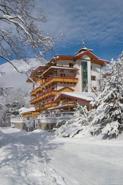 Huber Hotel Tramserhof Ландек Екстериор снимка